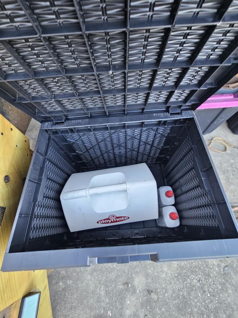 140 Gal Wheeled Box product view 3
