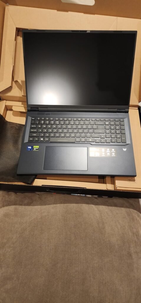 Acer Predator Helios Neo 18 product view 3
