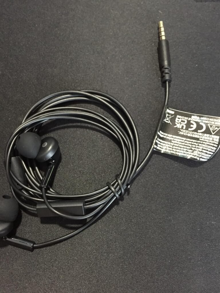 Amazon Basics Earbuds product view 2