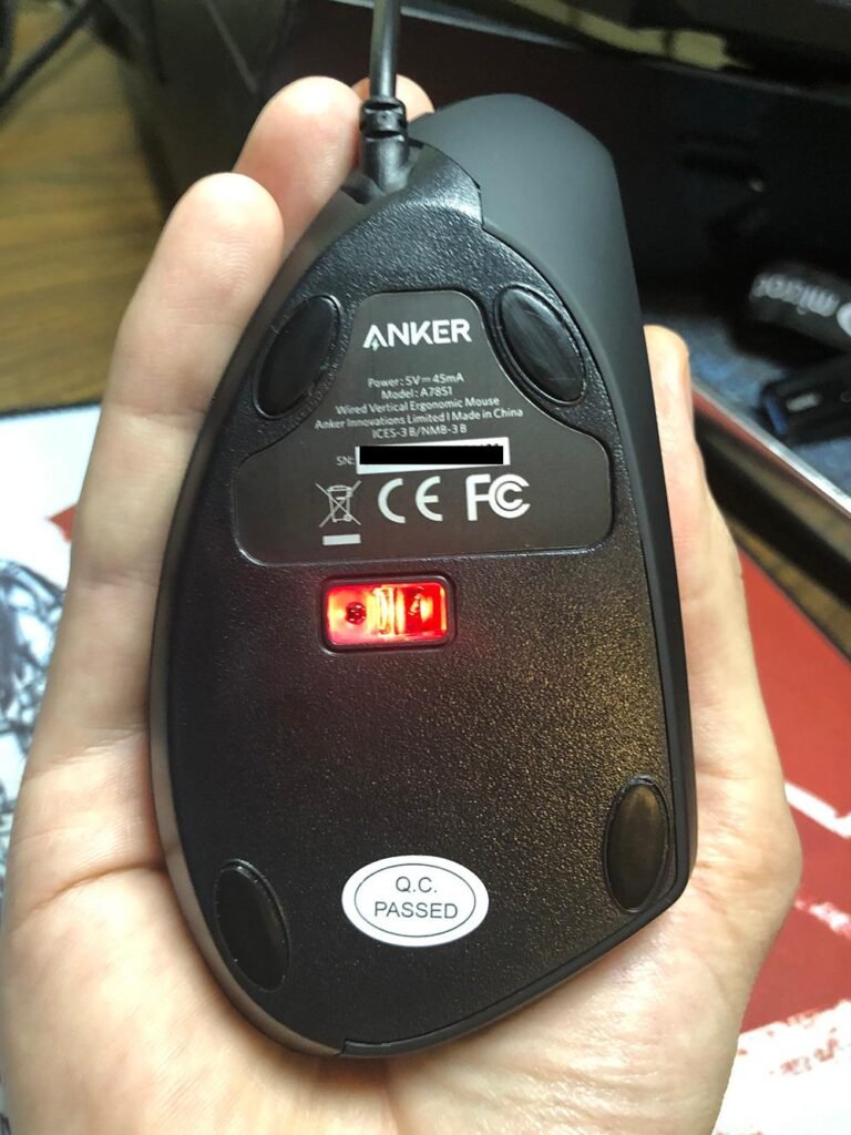 Anker USB Wired Vertical product view 3