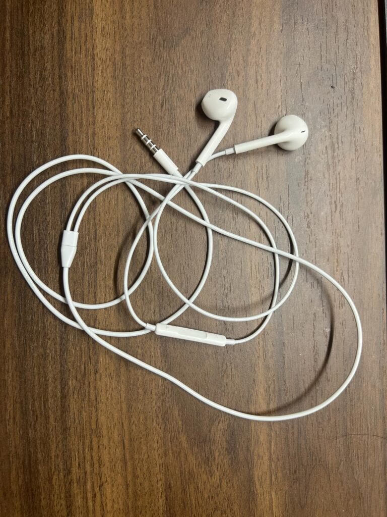 Apple EarPods 3.5mm product view 1
