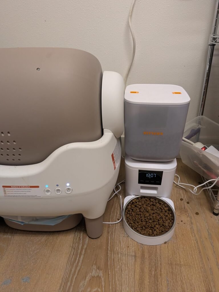 Automatic Dog Feeder 8L product view 1