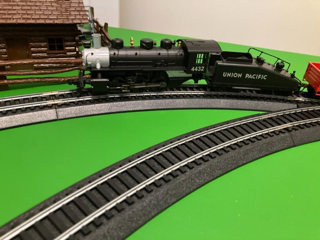 Bachmann Pacific Flyer product view 2