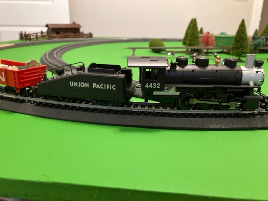 Bachmann Pacific Flyer product view 3