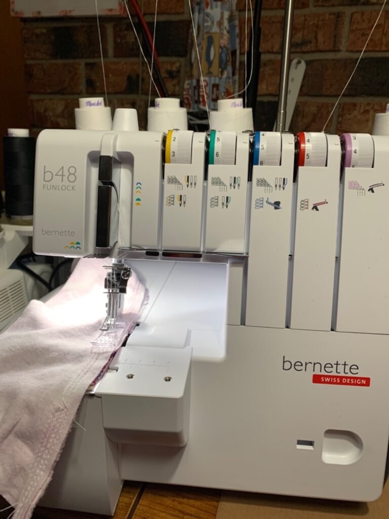 Bernette B48 Funlock product view 1