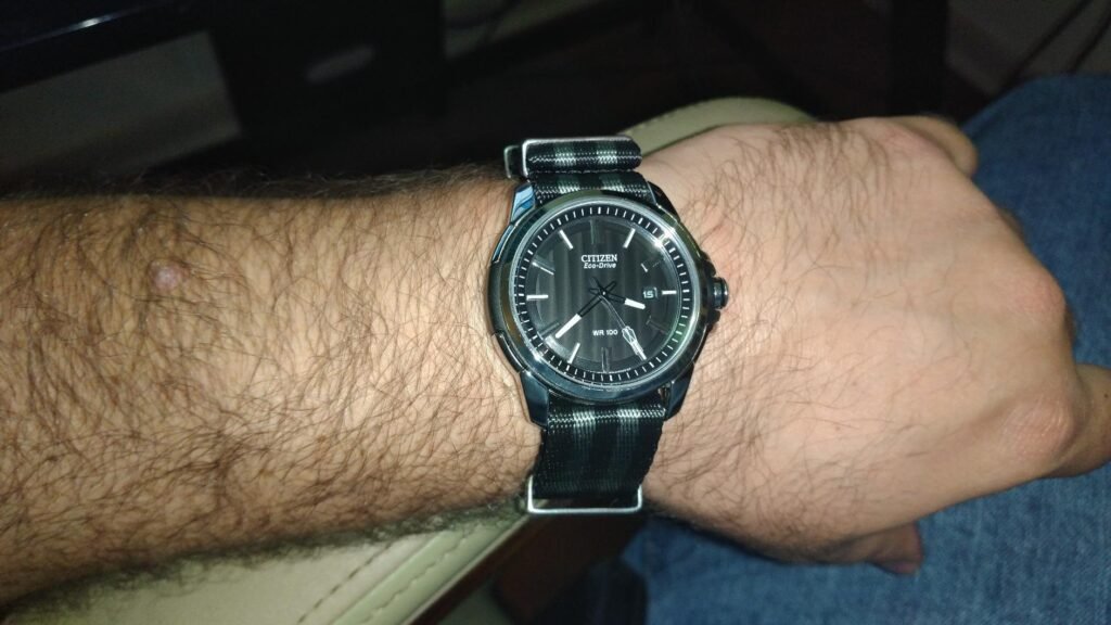 Citizen Weekender product view 2