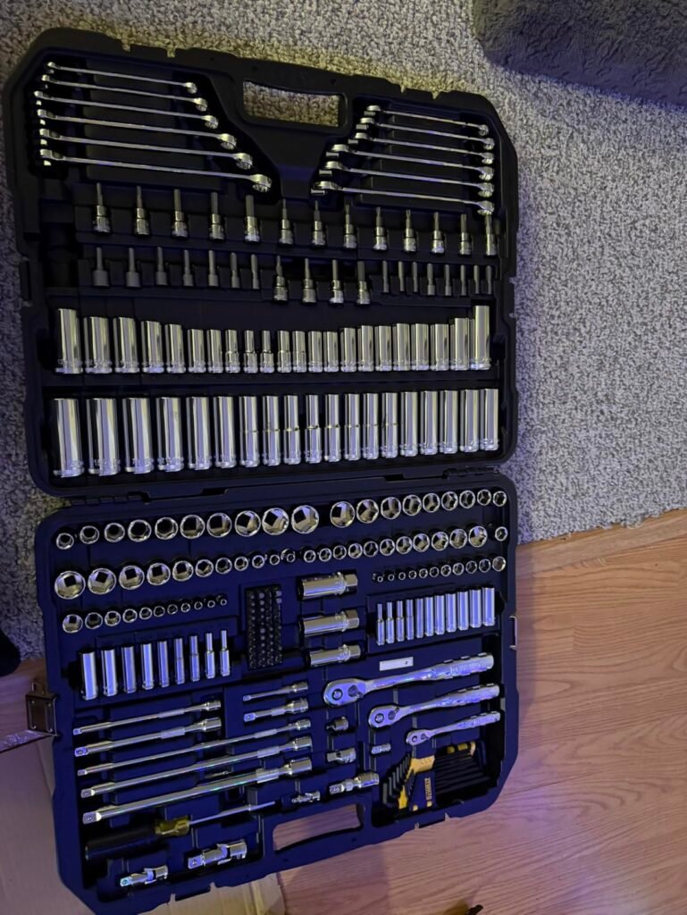 DEWALT 264-Piece Set product view 1