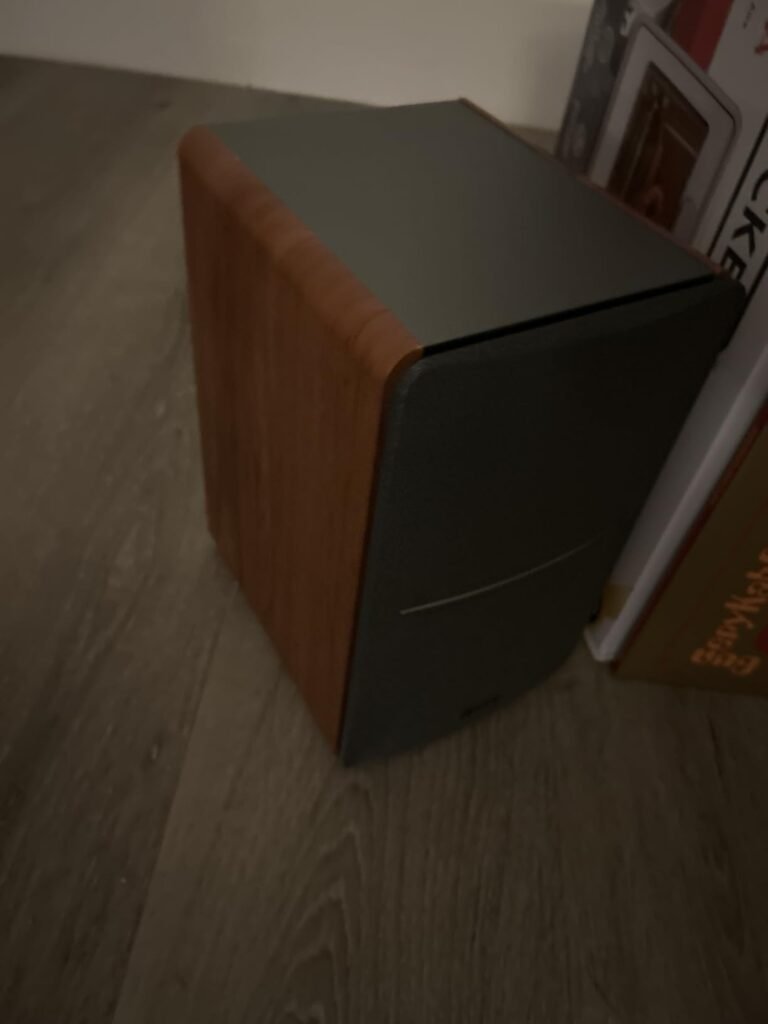 Edifier R1280T product view 2