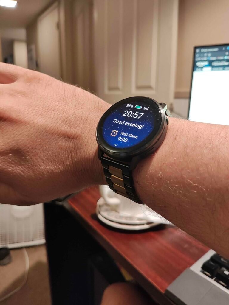 Garmin Venu 4 product view 1