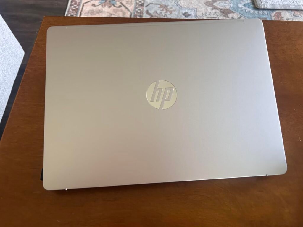 HP OmniBook 3 14 product view 1