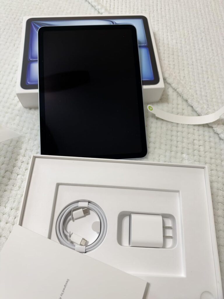 iPad Air 11-inch M4 product view 3