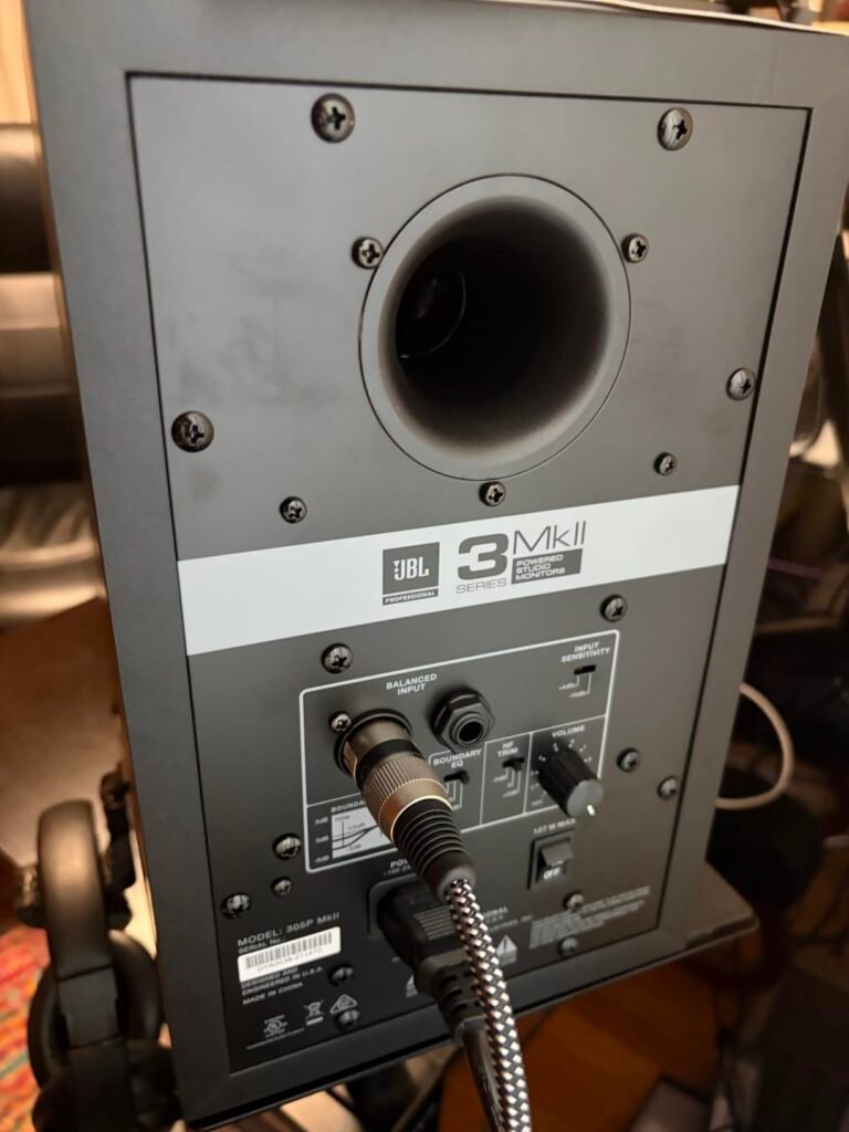 JBL 305P MkII product view 3