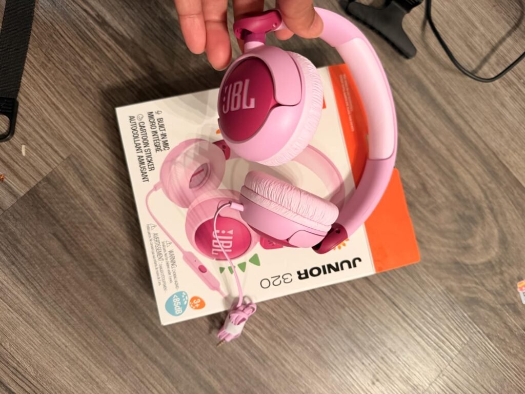 JBL Junior 320 Wired product view 3