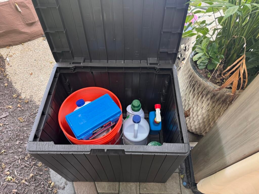 Keter City 30 Gal product view 2