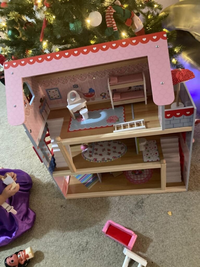 KidKraft Chelsea Cottage product view 1