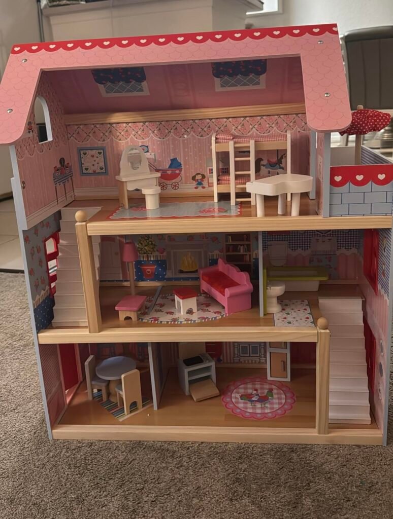 KidKraft Chelsea Cottage product view 2
