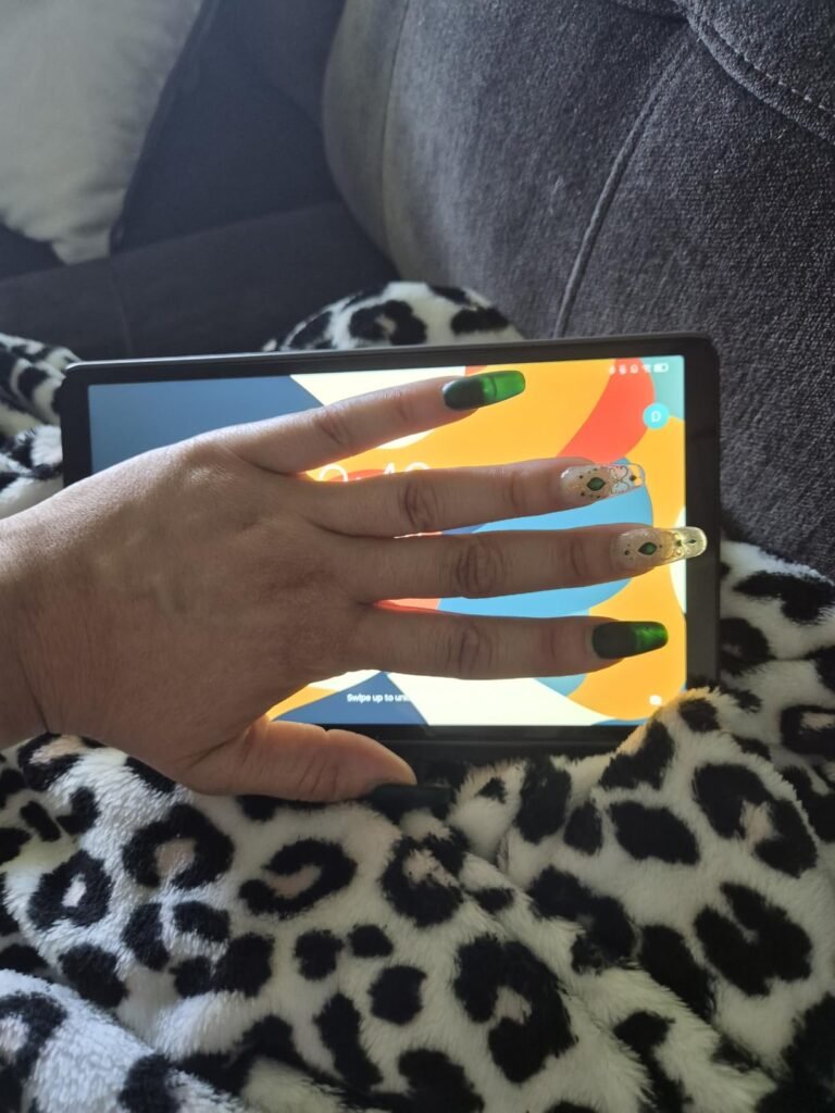 Lenovo Tab One product view 2