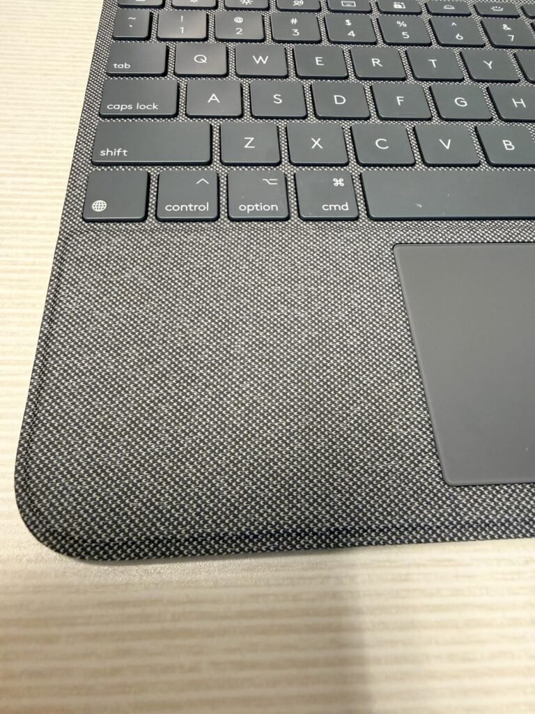 Logitech Combo Touch product view 3