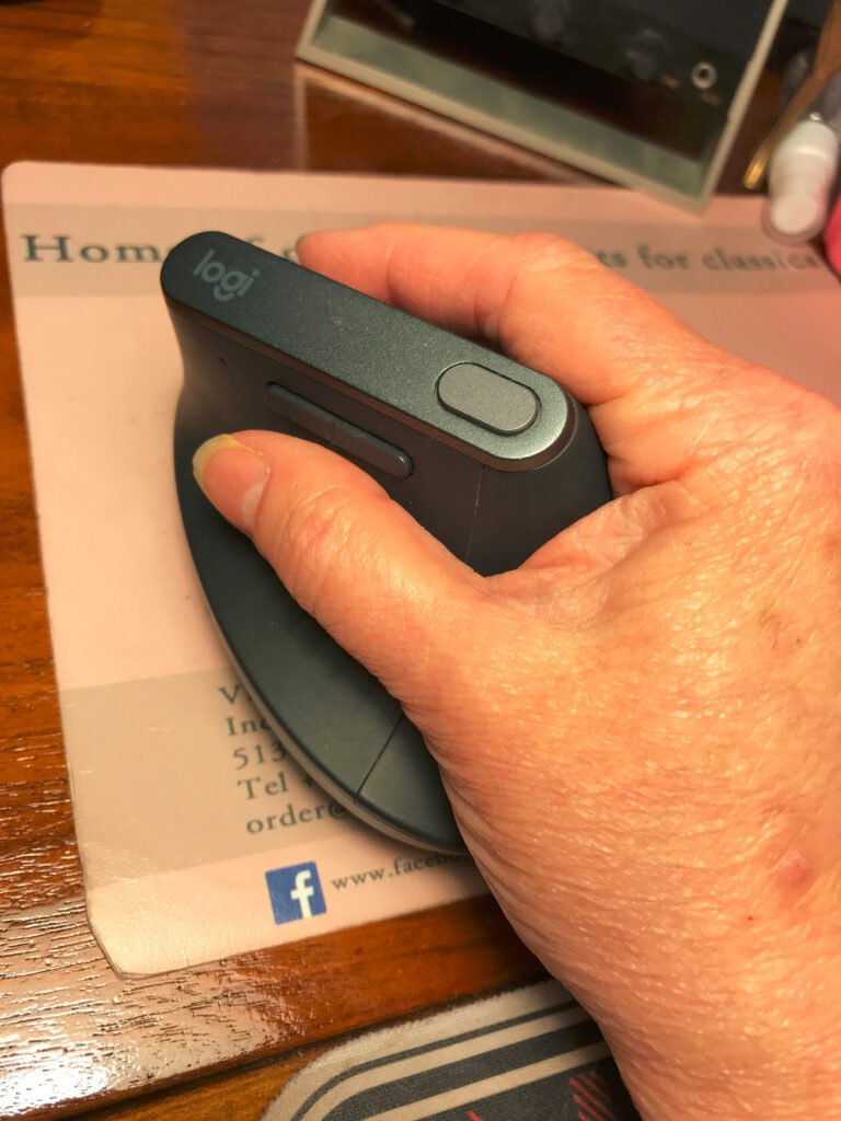 Logitech MX Vertical product view 1