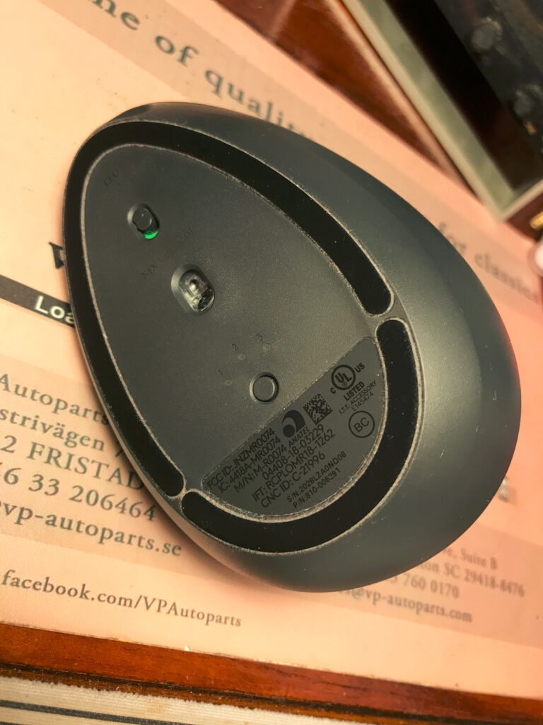 Logitech MX Vertical product view 3