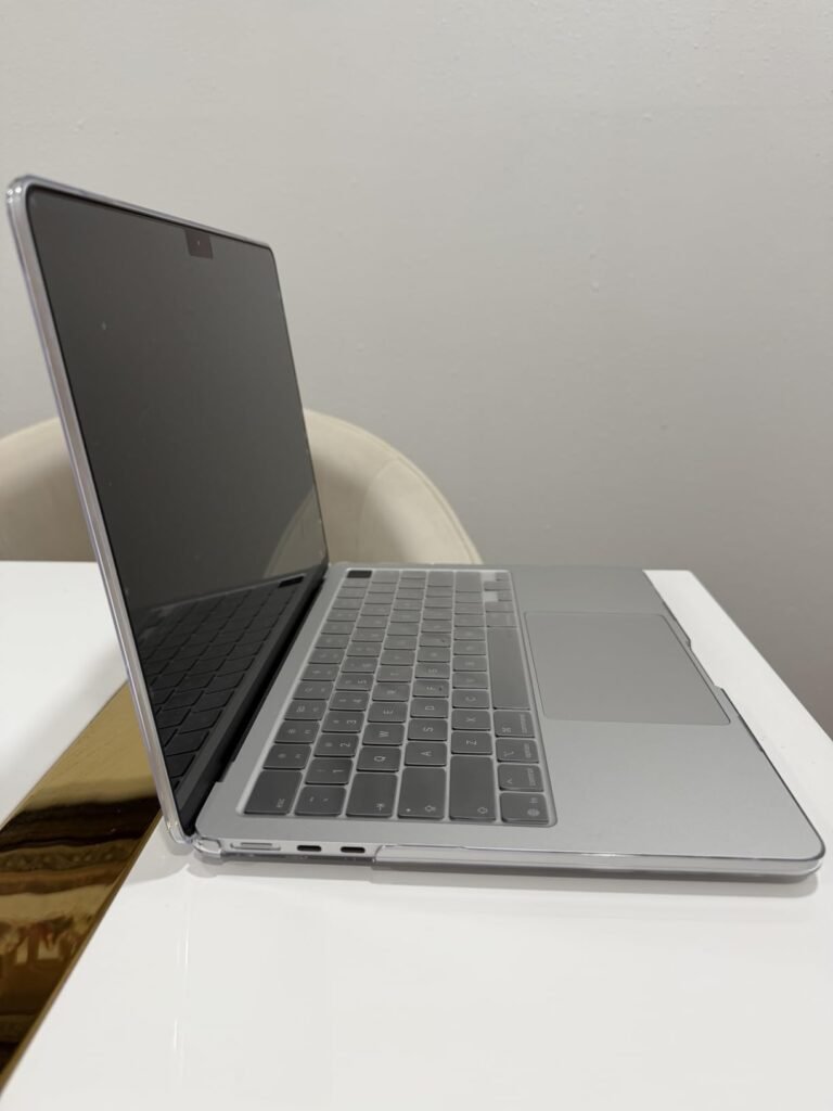 MacBook Air M5 product view 3