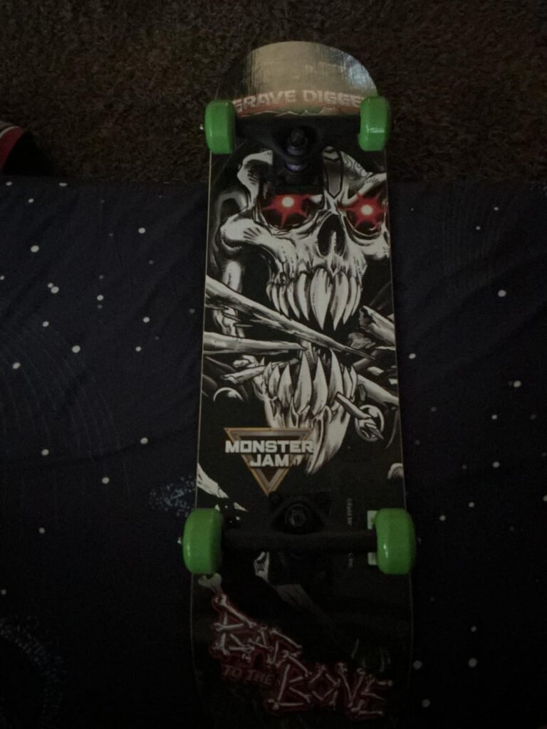 Minecraft Cruiser Skateboard product view 3