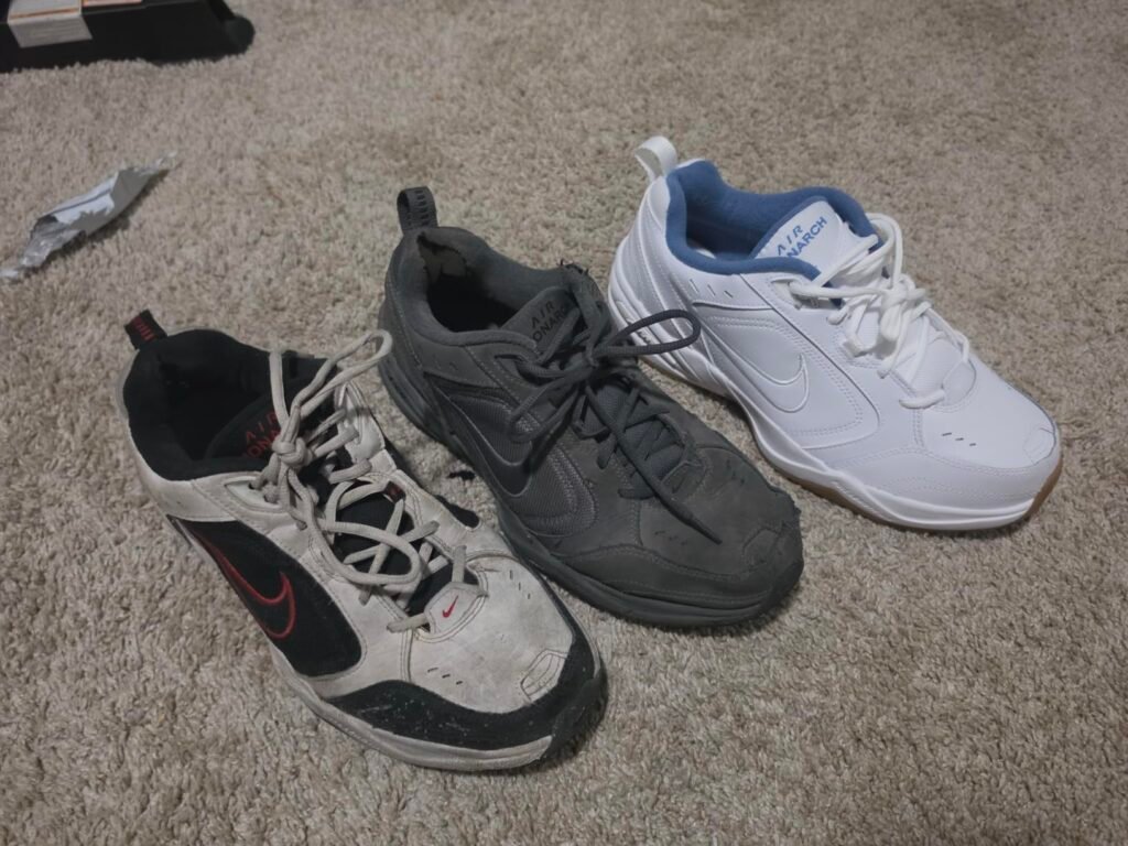 Nike Air Monarch IV product view 3