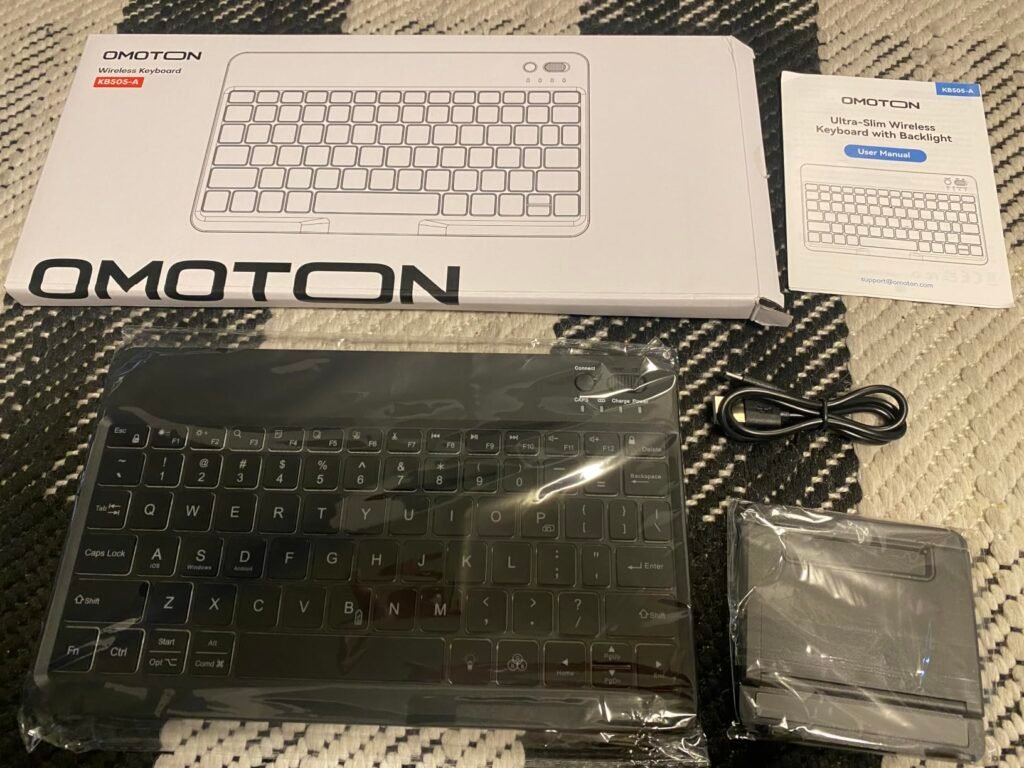 OMOTON Backlit Keyboard product view 1