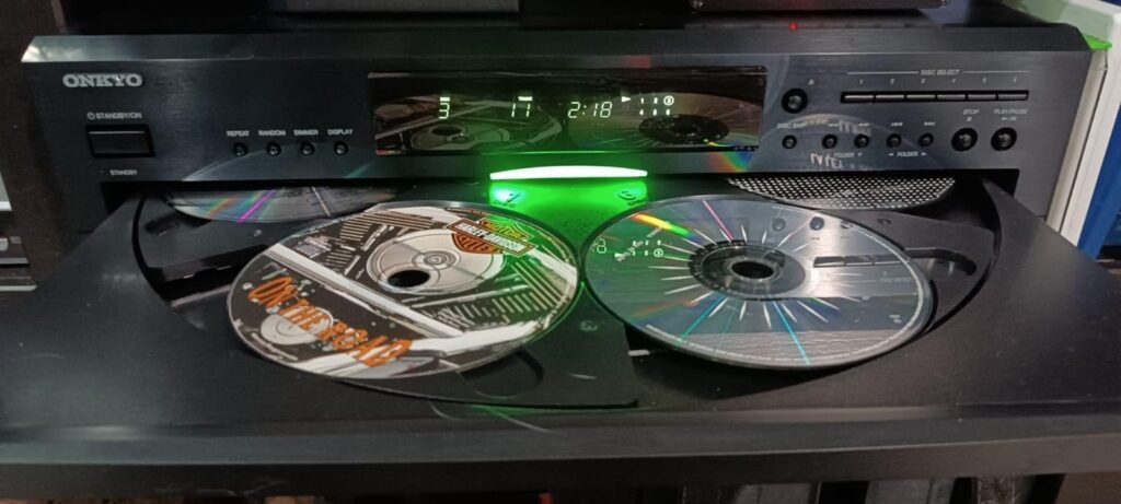 Onkyo DX-C390-B product view 2