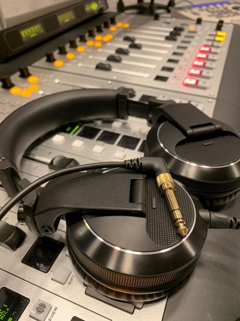 Pioneer DJ HDJ-X7 product view 1
