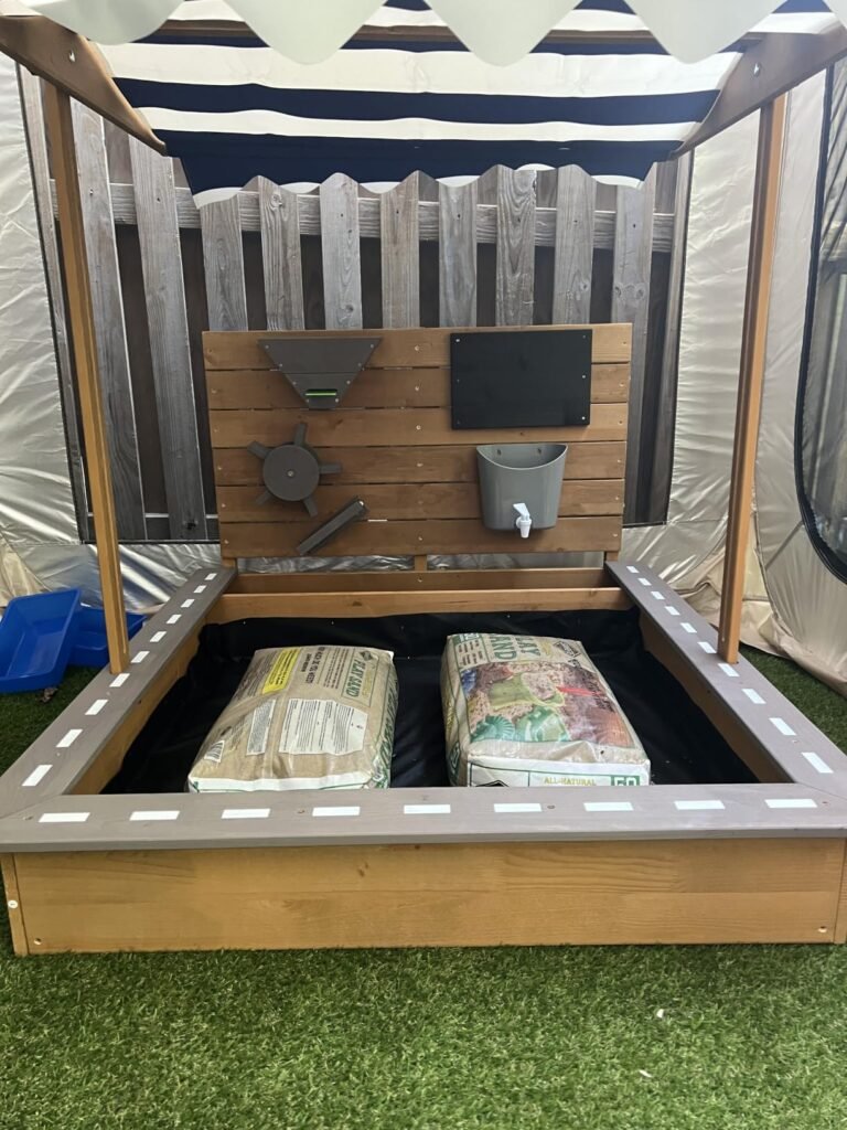 Pipleo Wooden with Roof product view 1