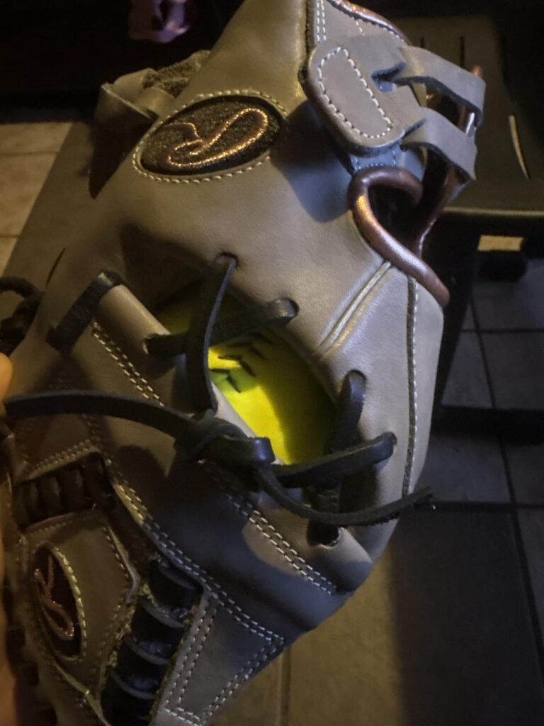 Rawlings R9 Fastpitch product view 2