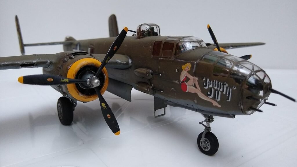 Revell B-25J Mitchell product view 2