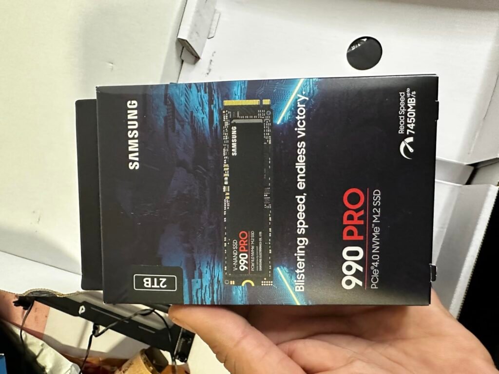 Samsung 990 PRO product view 1