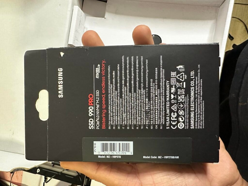 Samsung 990 PRO product view 2
