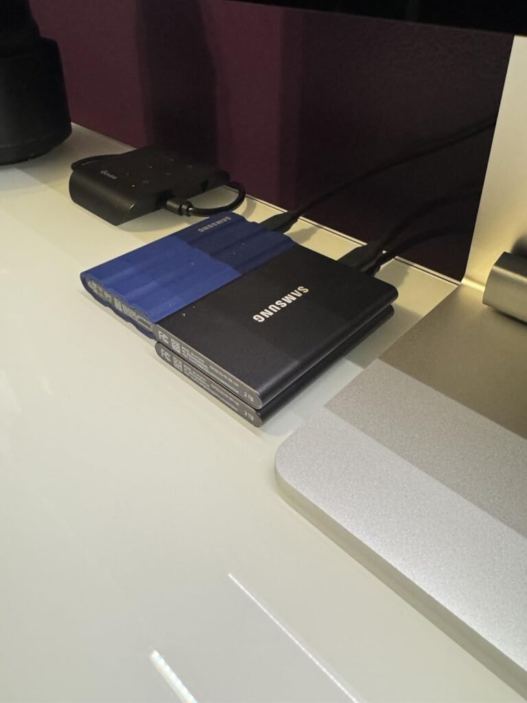 Samsung T7 1TB product view 2