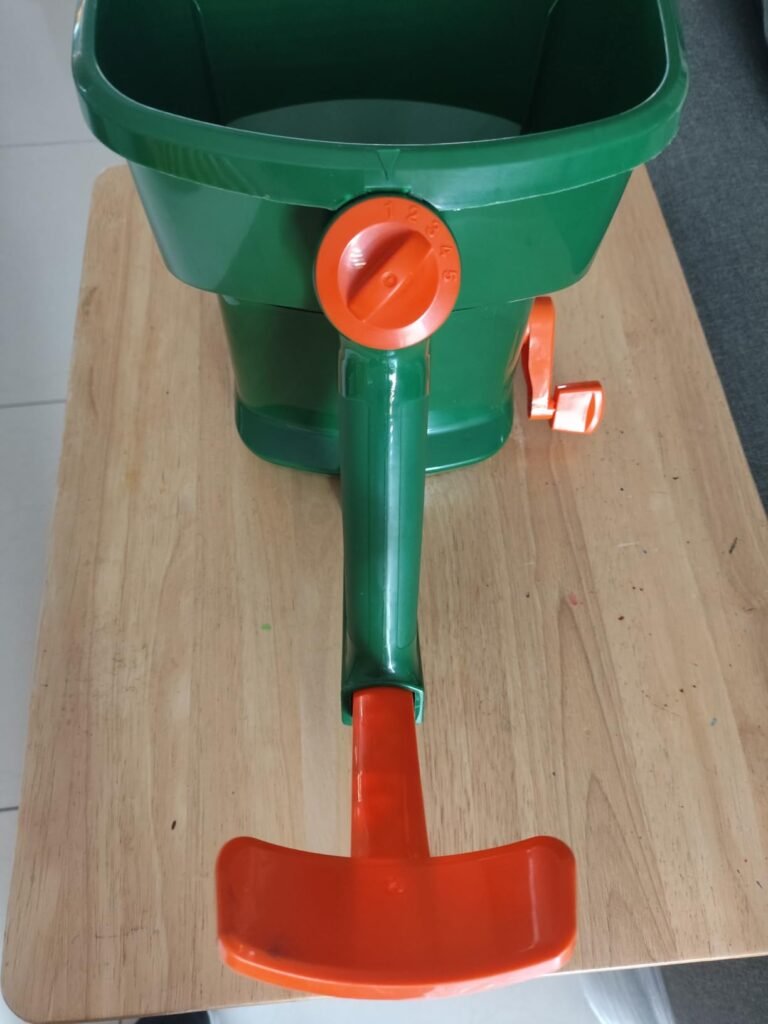 Scotts Whirl Handheld product view 3