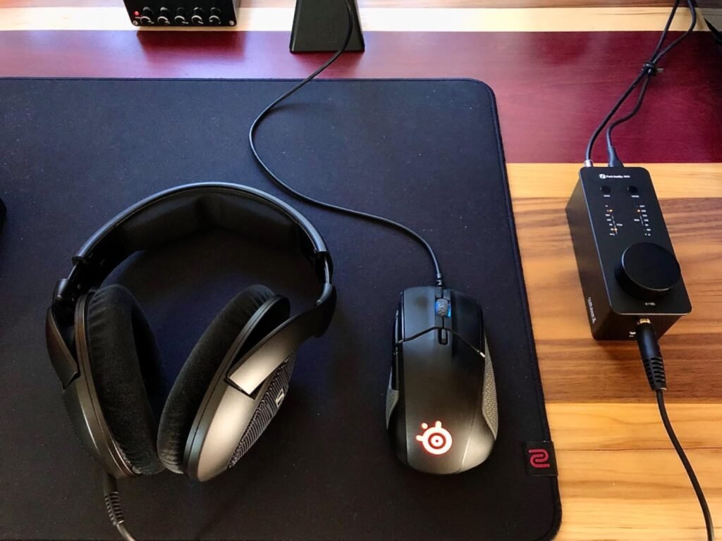 Sennheiser HD 560S product view 1