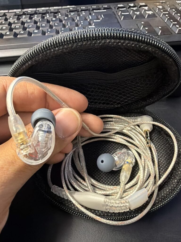 Shure SE215 PRO product view 2
