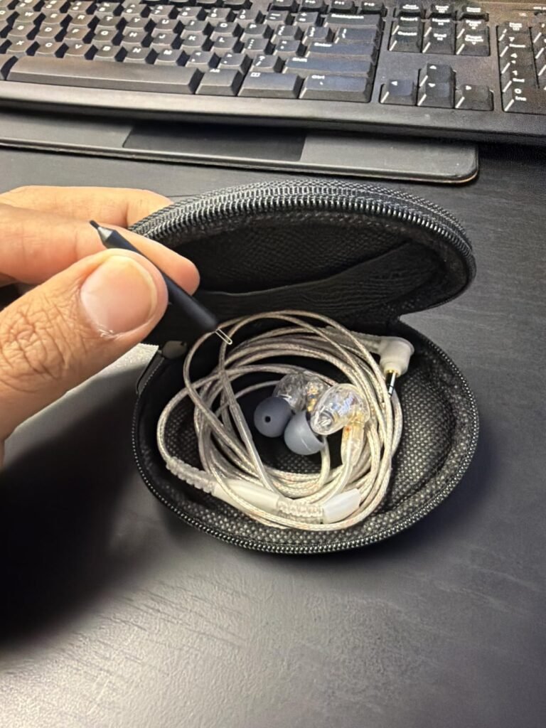 Shure SE215 PRO product view 3