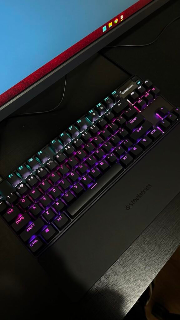 SteelSeries Apex Pro TKL Gen 3 product view 3