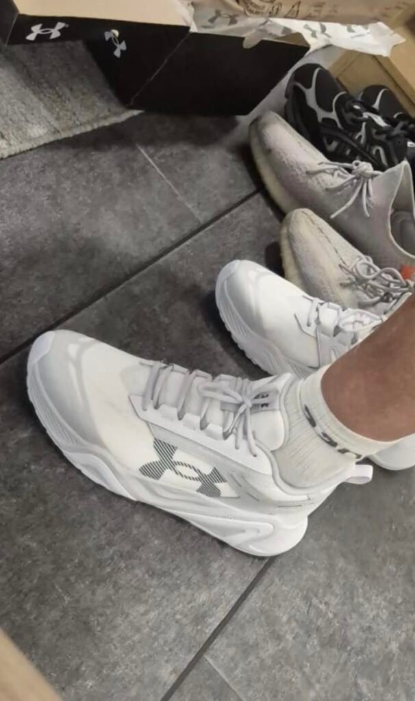 UA Charged Commit 5 product view 2