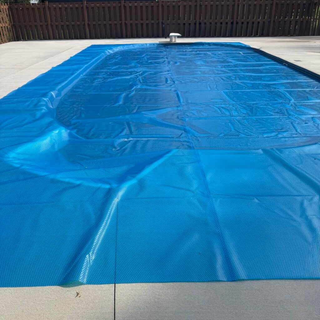 VEVOR 32x16 Solar Cover product view 1
