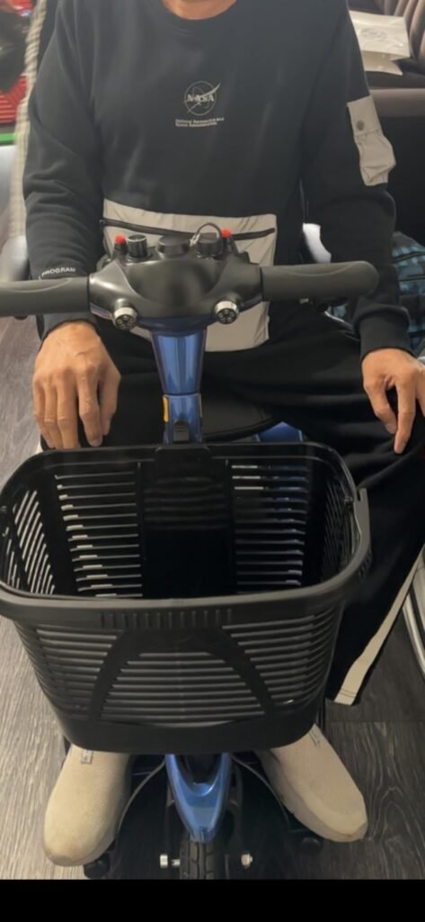 Vive 3 Wheel product view 1