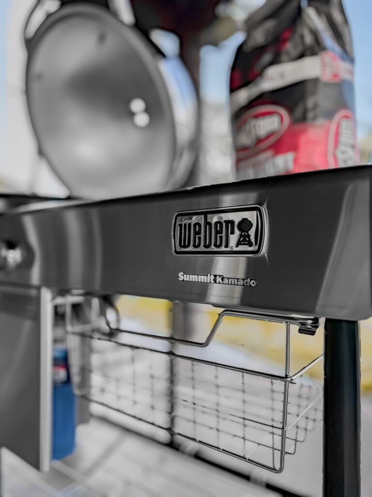 Weber Summit S6 product view 2