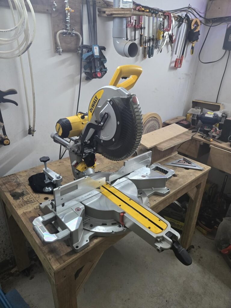 DEWALT DWS780 product view 2