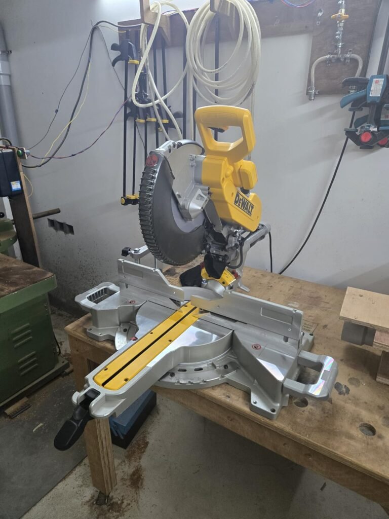 DEWALT DWS780 product view 3