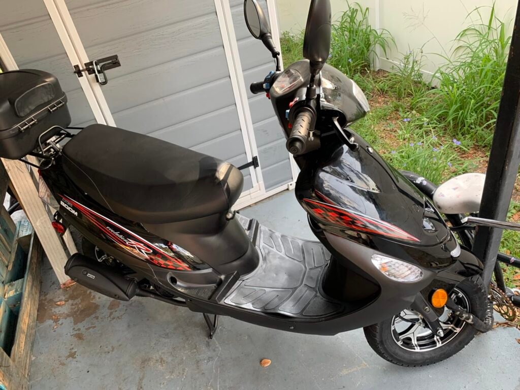 HHH 49cc Trunk Scooter product view 2