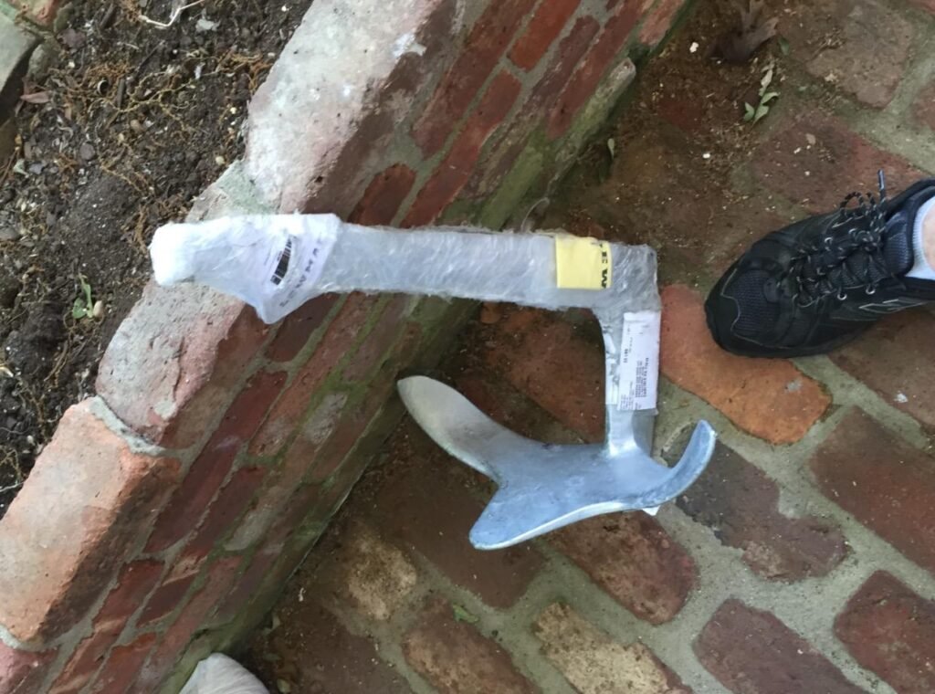 Lewmar Claw Anchor product view 1